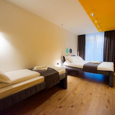 Hotel 4 Llulla Pristina Exterior photo